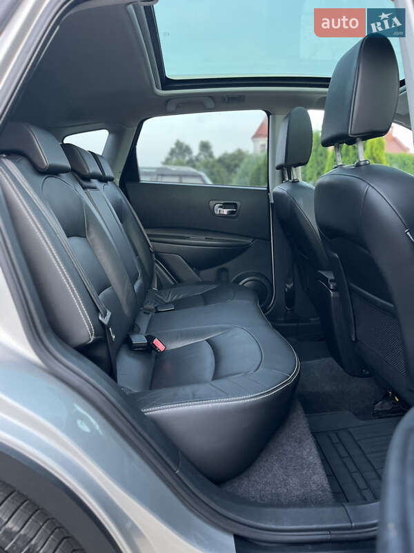 Позашляховик / Кросовер Nissan Qashqai 2010 в Стрию