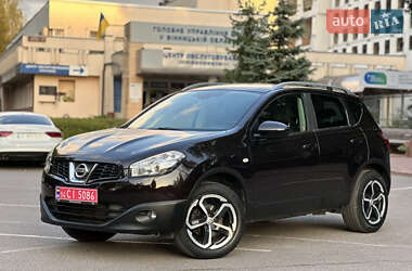 Внедорожник / Кроссовер Nissan Qashqai 2010 в 
