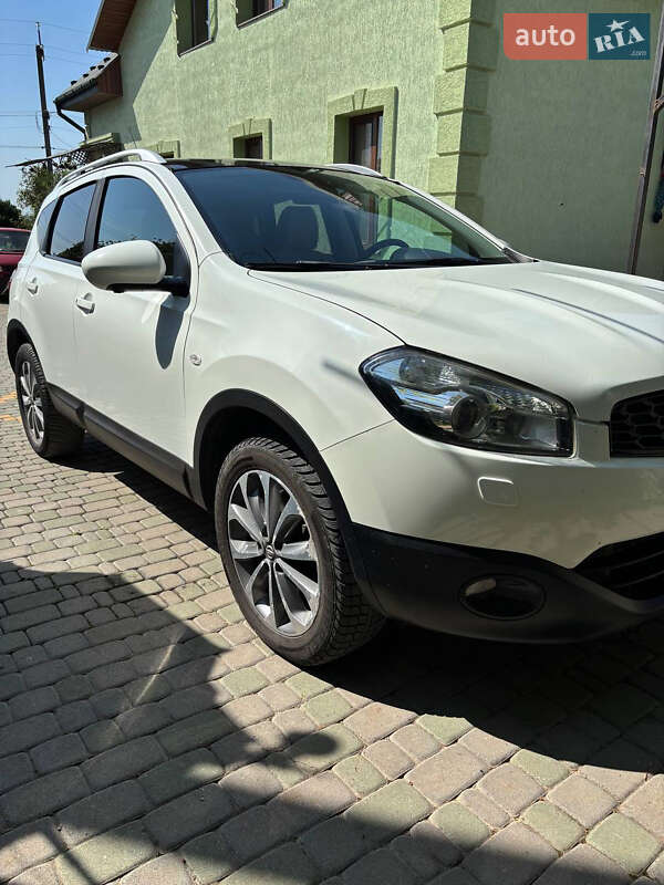 Позашляховик / Кросовер Nissan Qashqai 2012 в Чернівцях фото 3 Позашляховик / Кросовер Nissan Qashqai 2012 в Чернівцях