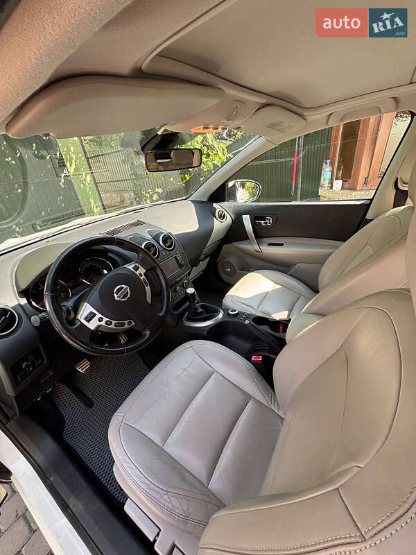 Позашляховик / Кросовер Nissan Qashqai 2012 в Чернівцях фото 8 Позашляховик / Кросовер Nissan Qashqai 2012 в Чернівцях