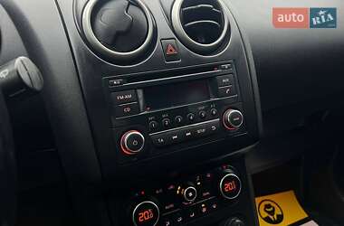 Внедорожник / Кроссовер Nissan Qashqai 2013 в 