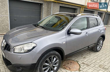 Позашляховик / Кросовер Nissan Qashqai 2010 в Івано-Франківську