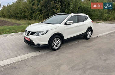 Внедорожник / Кроссовер Nissan Qashqai 2015 в Ровно