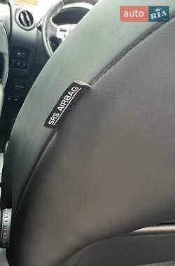 Внедорожник / Кроссовер Nissan Qashqai 2013 в 