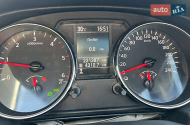 Внедорожник / Кроссовер Nissan Qashqai 2013 в 