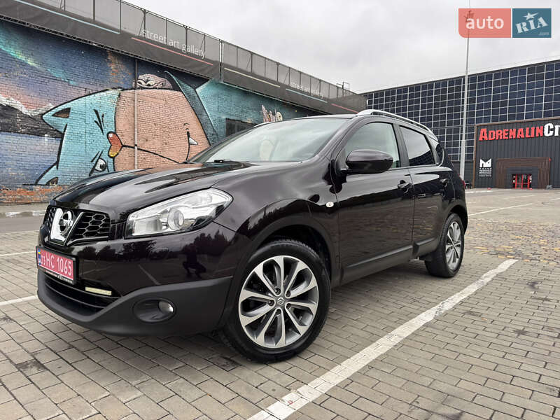 Внедорожник / Кроссовер Nissan Qashqai 2012 в 
