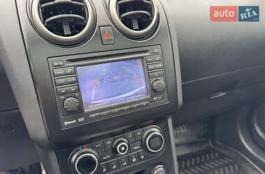 Внедорожник / Кроссовер Nissan Qashqai 2012 в 