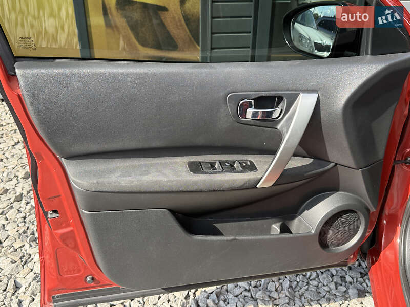 Позашляховик / Кросовер Nissan Qashqai 2008 в Стрию