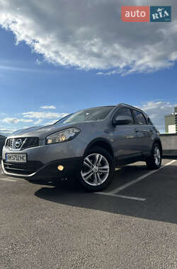 Внедорожник / Кроссовер Nissan Qashqai 2011 в 