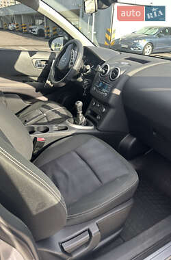 Внедорожник / Кроссовер Nissan Qashqai 2011 в 