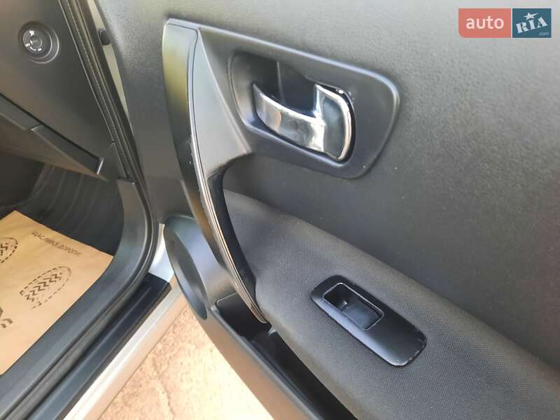 Внедорожник / Кроссовер Nissan Qashqai 2009 в Полтаве