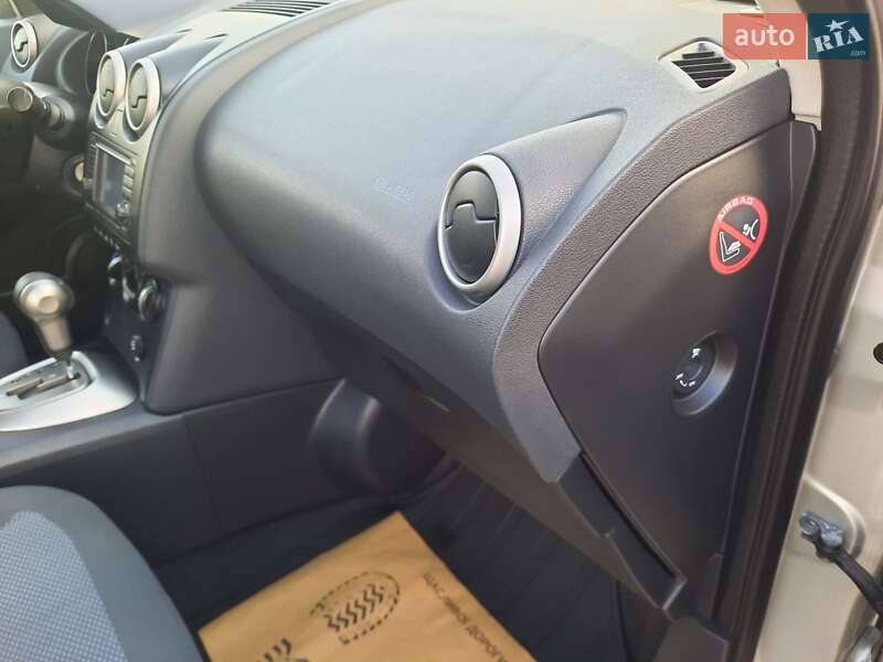 Внедорожник / Кроссовер Nissan Qashqai 2009 в Полтаве