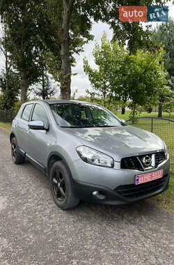 Позашляховик / Кросовер Nissan Qashqai 2010 в Львові