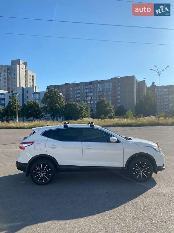 Внедорожник / Кроссовер Nissan Qashqai 2015 в Чернигове