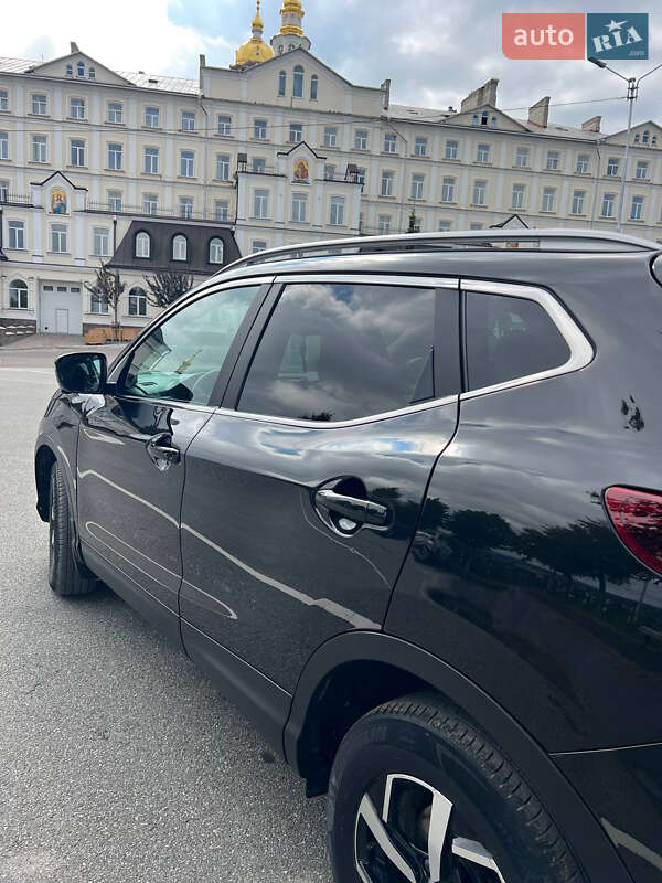 Внедорожник / Кроссовер Nissan Qashqai 2017 в Почаеве