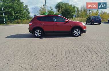 Внедорожник / Кроссовер Nissan Qashqai 2013 в 