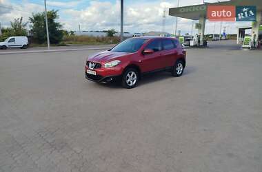 Внедорожник / Кроссовер Nissan Qashqai 2013 в 