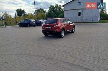 Внедорожник / Кроссовер Nissan Qashqai 2013 в 