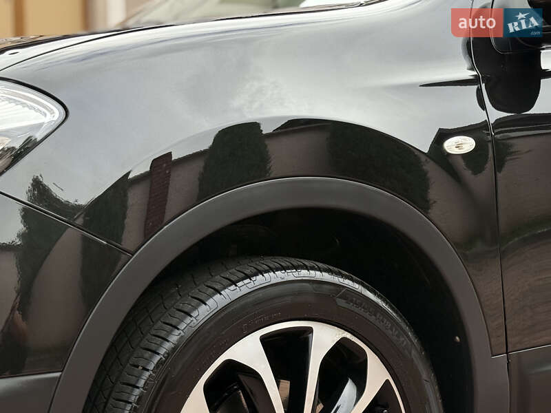 Внедорожник / Кроссовер Nissan Qashqai 2011 в Стрые
