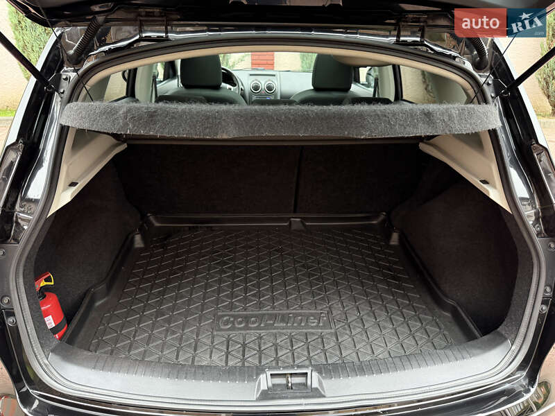 Внедорожник / Кроссовер Nissan Qashqai 2011 в Стрые