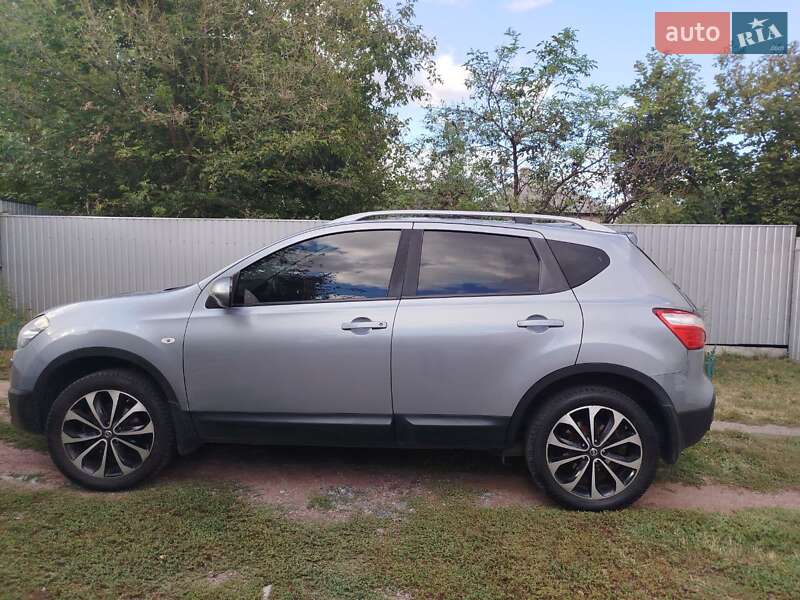 Внедорожник / Кроссовер Nissan Qashqai 2011 в 