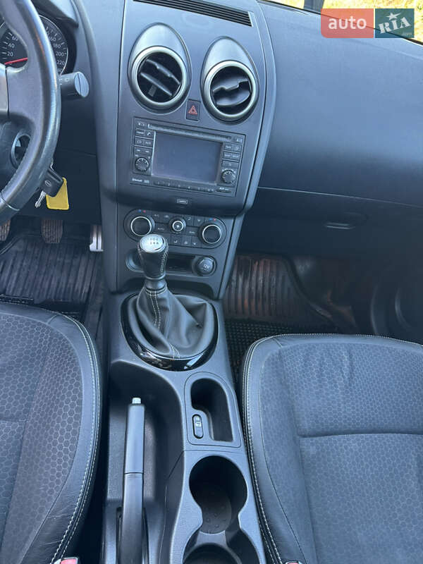 Внедорожник / Кроссовер Nissan Qashqai 2013 в Ивано-Франковске