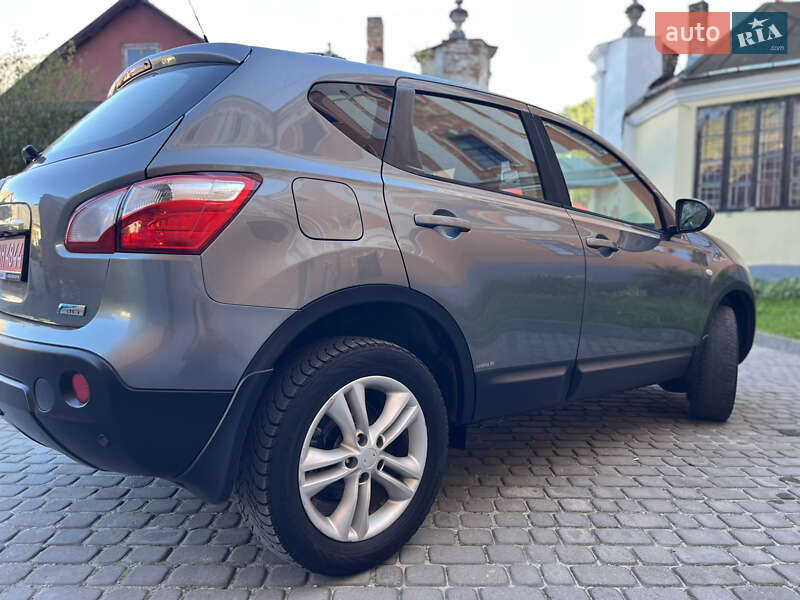 Внедорожник / Кроссовер Nissan Qashqai 2012 в Кременце