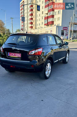 Внедорожник / Кроссовер Nissan Qashqai 2012 в 