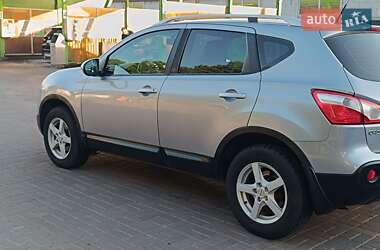 Позашляховик / Кросовер Nissan Qashqai 2013 в  фото 3 Позашляховик / Кросовер Nissan Qashqai 2013 в