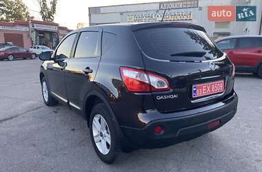 Внедорожник / Кроссовер Nissan Qashqai 2011 в 