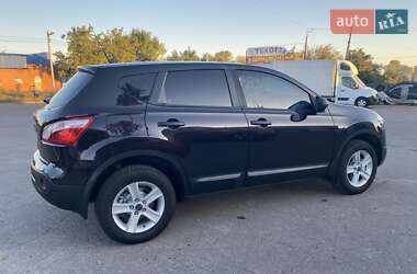 Внедорожник / Кроссовер Nissan Qashqai 2011 в 