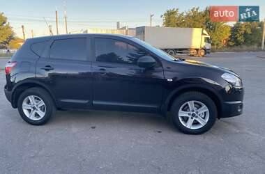 Внедорожник / Кроссовер Nissan Qashqai 2011 в 