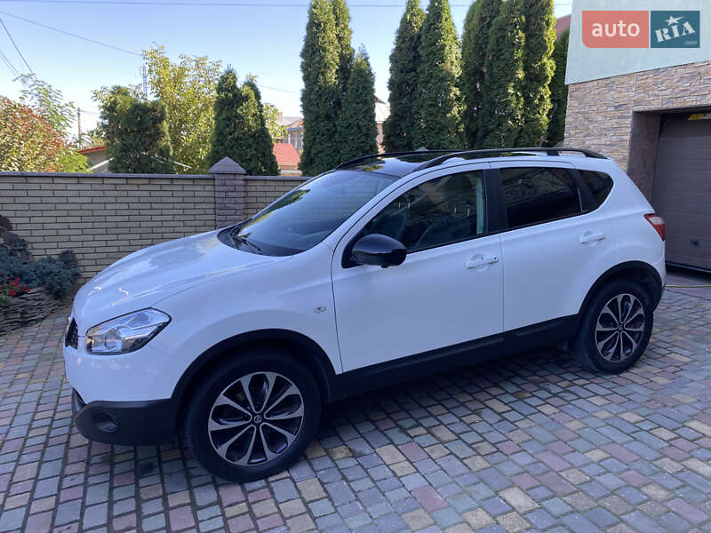 Внедорожник / Кроссовер Nissan Qashqai 2013 в Черновцах