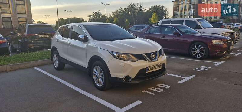 Внедорожник / Кроссовер Nissan Qashqai 2015 в Киеве