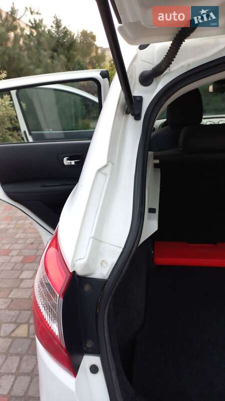 Внедорожник / Кроссовер Nissan Qashqai 2012 в Нововолынске