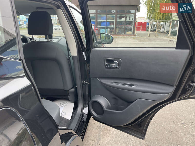 Позашляховик / Кросовер Nissan Qashqai 2011 в Сумах