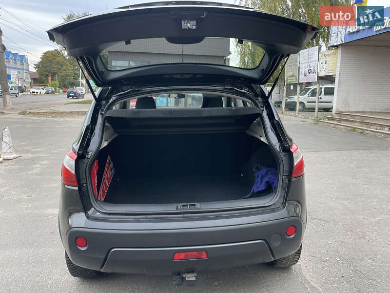 Позашляховик / Кросовер Nissan Qashqai 2011 в Сумах