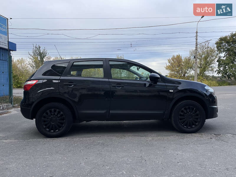 Позашляховик / Кросовер Nissan Qashqai 2011 в Сумах