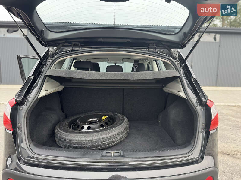 Внедорожник / Кроссовер Nissan Qashqai 2013 в Ровно