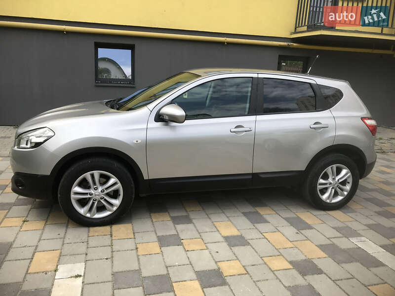 Внедорожник / Кроссовер Nissan Qashqai 2011 в 