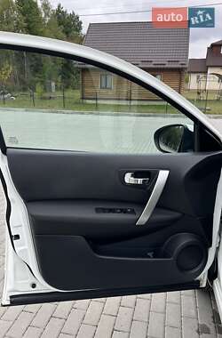 Внедорожник / Кроссовер Nissan Qashqai 2013 в 