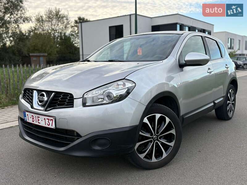 Внедорожник / Кроссовер Nissan Qashqai 2012 в 