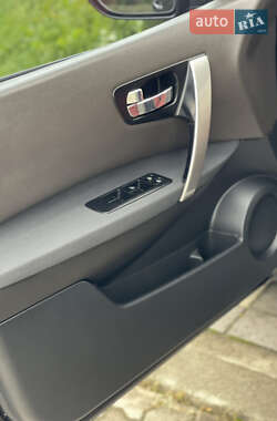 Внедорожник / Кроссовер Nissan Qashqai 2007 в 
