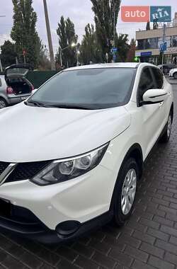 Внедорожник / Кроссовер Nissan Qashqai 2016 в 