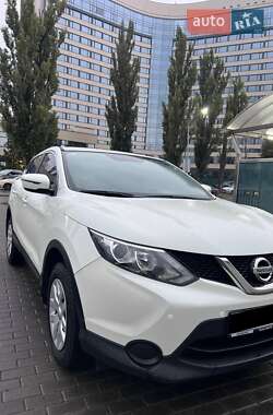 Внедорожник / Кроссовер Nissan Qashqai 2016 в 