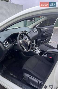 Внедорожник / Кроссовер Nissan Qashqai 2016 в 