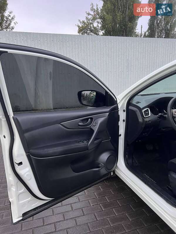 Внедорожник / Кроссовер Nissan Qashqai 2016 в Киеве