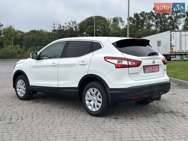 Внедорожник / Кроссовер Nissan Qashqai 2015 в Бродах