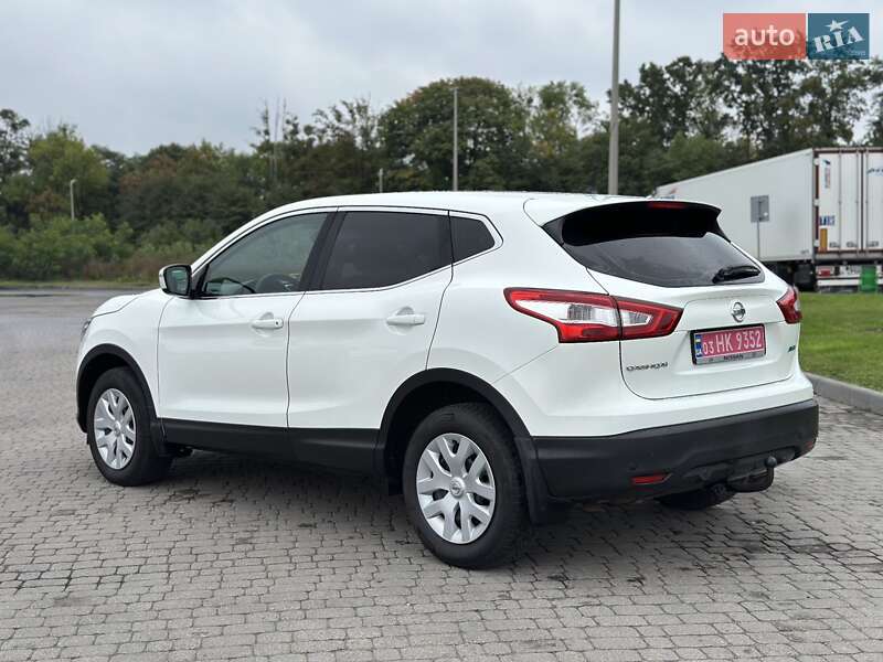 Внедорожник / Кроссовер Nissan Qashqai 2015 в Бродах