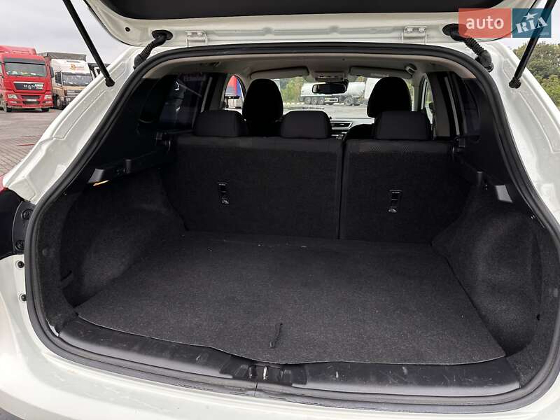 Внедорожник / Кроссовер Nissan Qashqai 2015 в Бродах